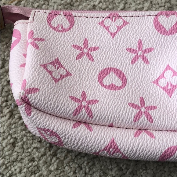 Pink Wallet - Picture 2 of 3